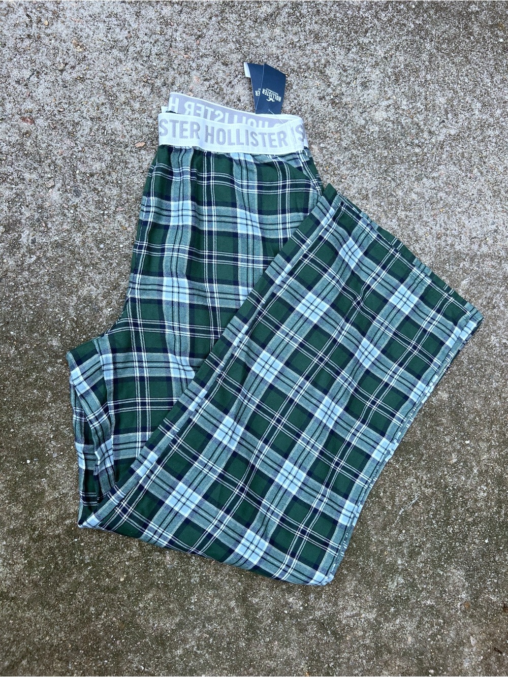 NWT Hollister 24/7 Baggy Flannel Pajama Pants Green Plaid Logo Waistband Size M - Picture 2 of 4